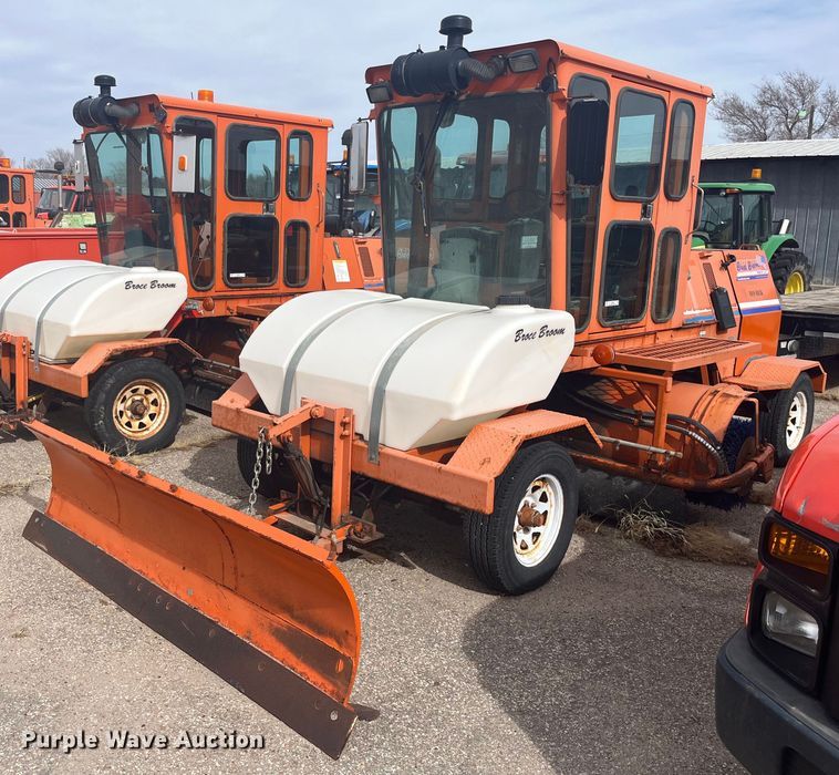 image for item LD9692 2006 Broce RJ-350  broom