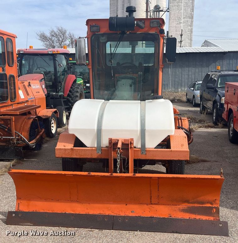 image for item LD9692 2006 Broce RJ-350  broom