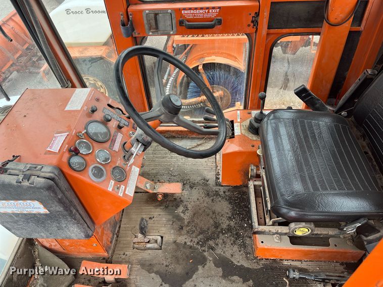 image for item LD9692 2006 Broce RJ-350  broom