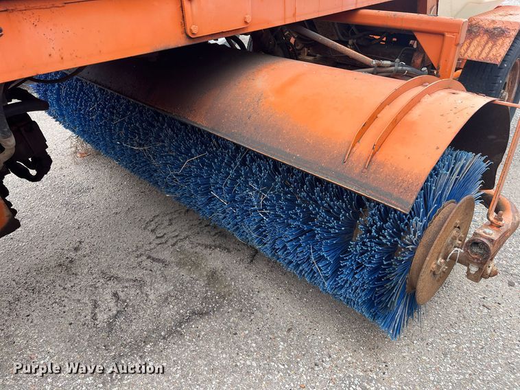 image for item LD9692 2006 Broce RJ-350  broom