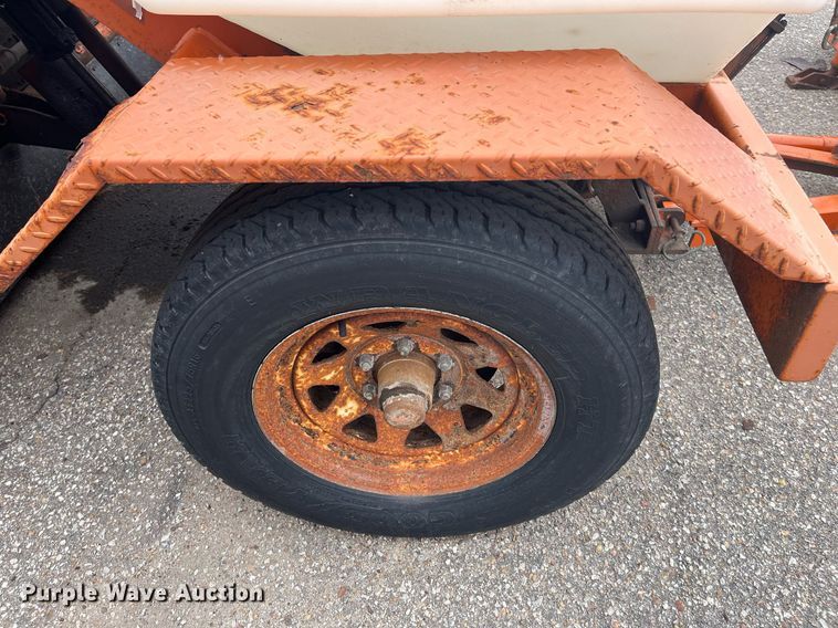 image for item LD9692 2006 Broce RJ-350  broom