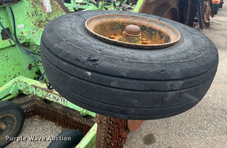 image for item LD9696 2001 Schulte XH1500  batwing rotary mower