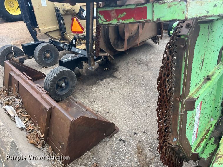 image for item LD9696 2001 Schulte XH1500  batwing rotary mower