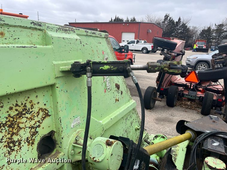 image for item LD9700 2001 Schulte XH1500  batwing rotary mower