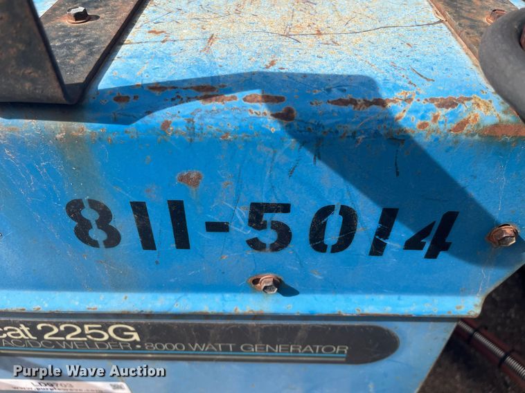 image for item LD9703 1994 Miller Bobcat 225G  welder/generator