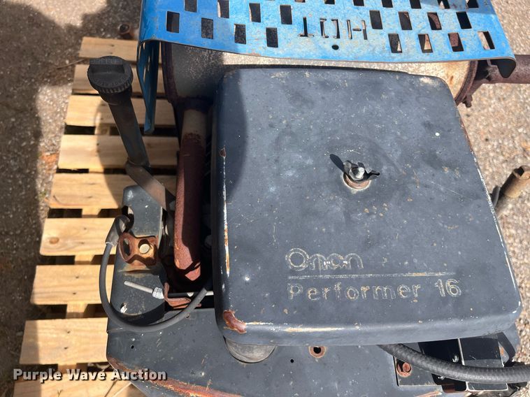 image for item LD9703 1994 Miller Bobcat 225G  welder/generator