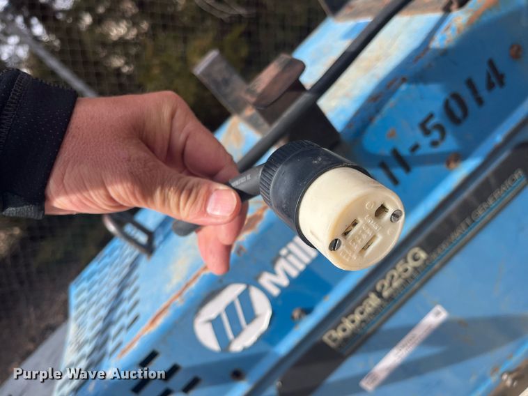 image for item LD9703 1994 Miller Bobcat 225G  welder/generator