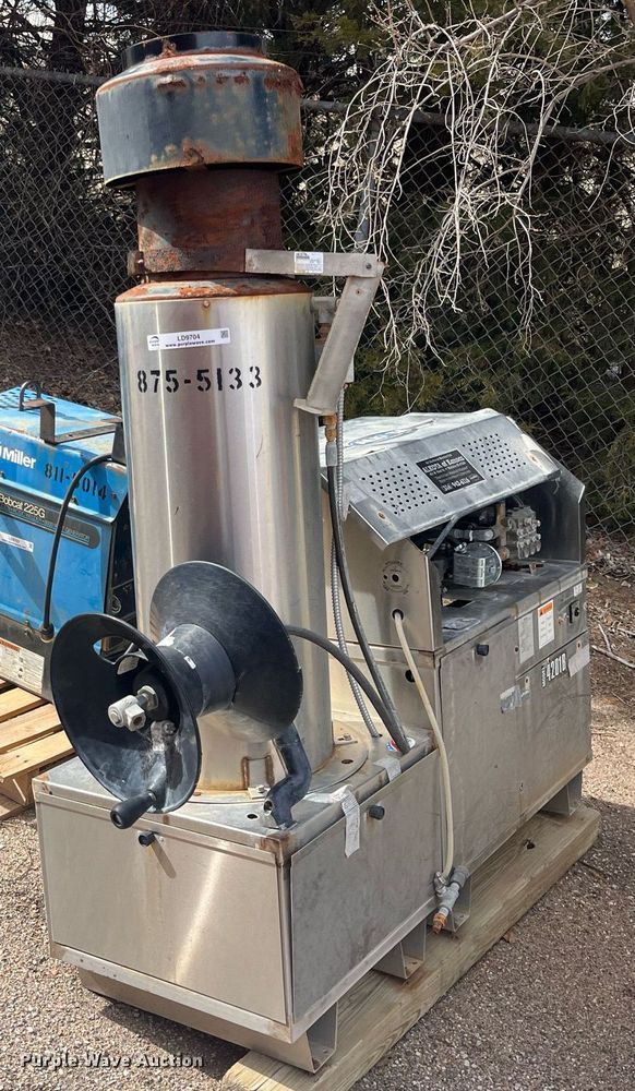 image for item LD9704 2013 Alkota 4201B-NG-UL  pressure washer