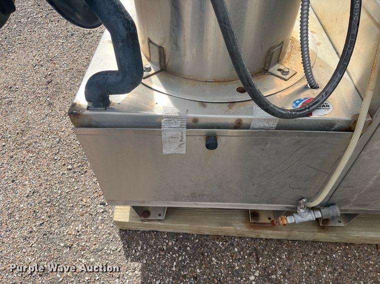 image for item LD9704 2013 Alkota 4201B-NG-UL  pressure washer