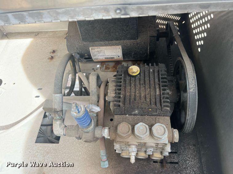 image for item LD9705 2012 Alkota 4201T-NG-UL  pressure washer