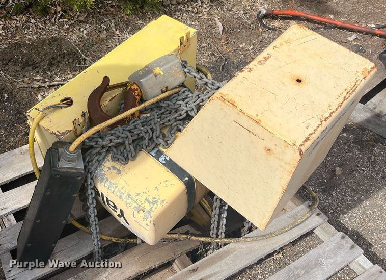 image for item LD9708 Yale  chain hoist