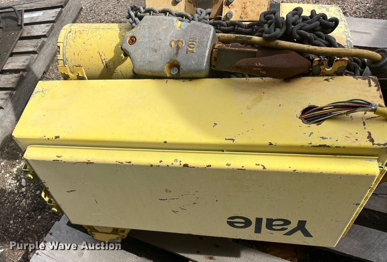 image for item LD9708 Yale  chain hoist