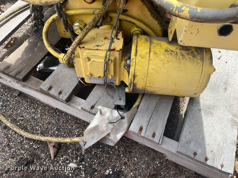 image for item LD9708 Yale  chain hoist