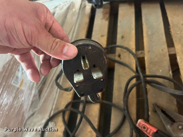 image for item LD9712 Lincoln AC/DC 225/125  welder