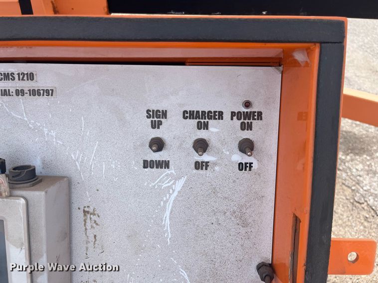 image for item LD9728 2009 Ver-Mac PCMS1210  message board trailer