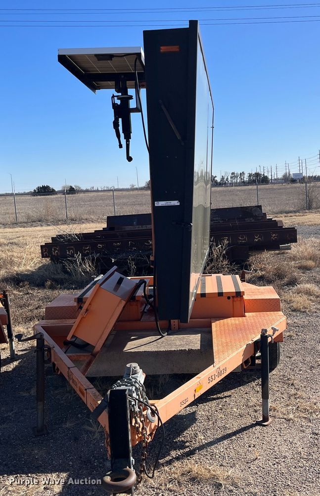 image for item LD9729 2008 Ver-Mac PCMS1210  message board trailer