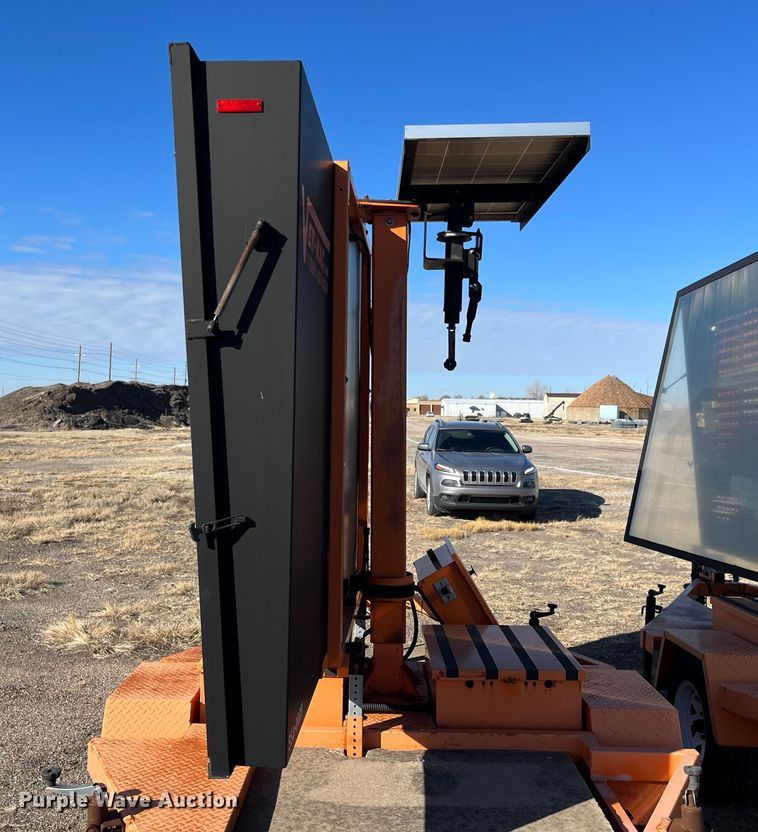 image for item LD9729 2008 Ver-Mac PCMS1210  message board trailer