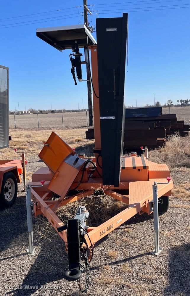 image for item LD9732 2009 Ver-Mac PCMS1210  message board trailer