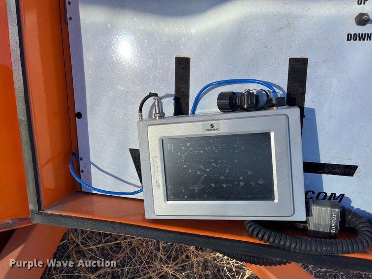 image for item LD9732 2009 Ver-Mac PCMS1210  message board trailer