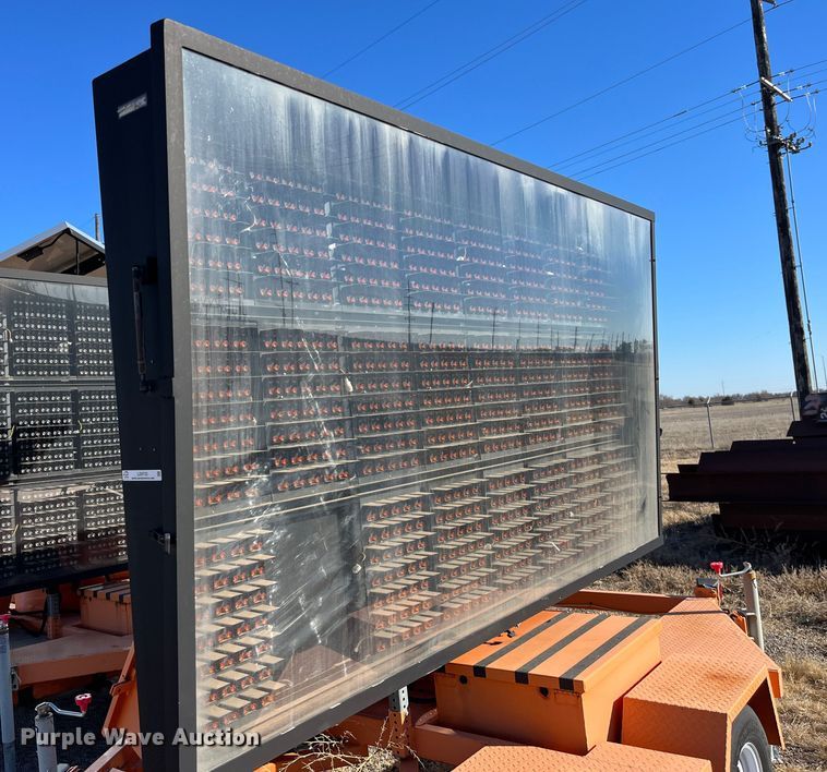 image for item LD9732 2009 Ver-Mac PCMS1210  message board trailer