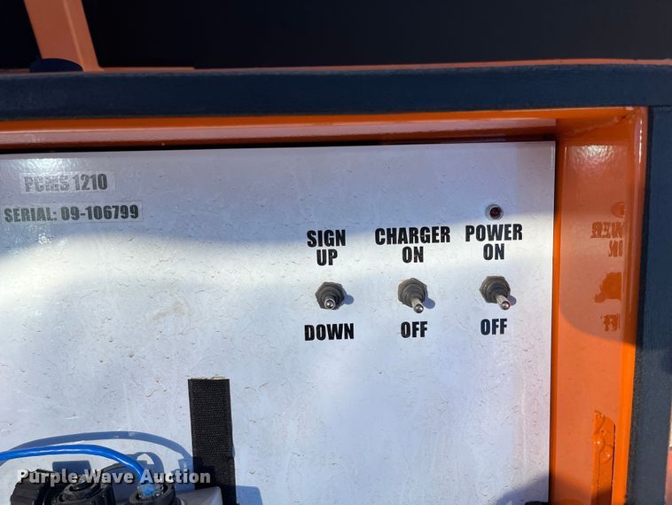 image for item LD9732 2009 Ver-Mac PCMS1210  message board trailer