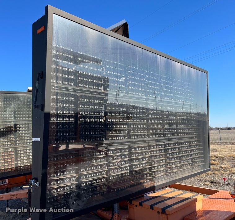 image for item LD9733 2008 Ver-Mac PCMS1210  message board trailer