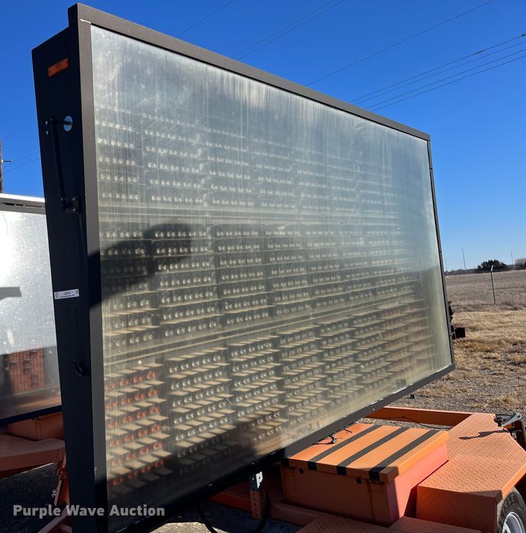 image for item LD9734 2008 Ver-Mac PCMS1210  message board trailer