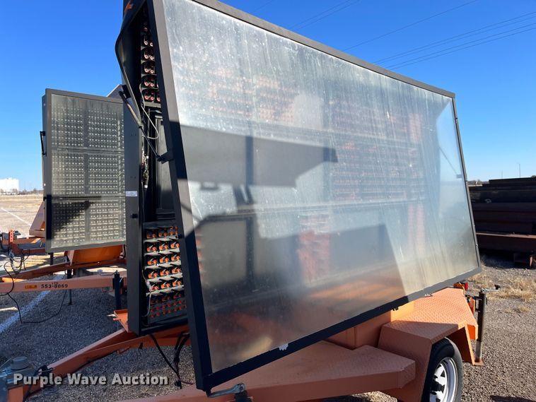 image for item LD9735 2009 Ver-Mac PCMS1210  message board trailer