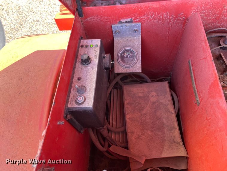 image for item LD9737 2001 Ver-Mac ST4825  arrow board trailer