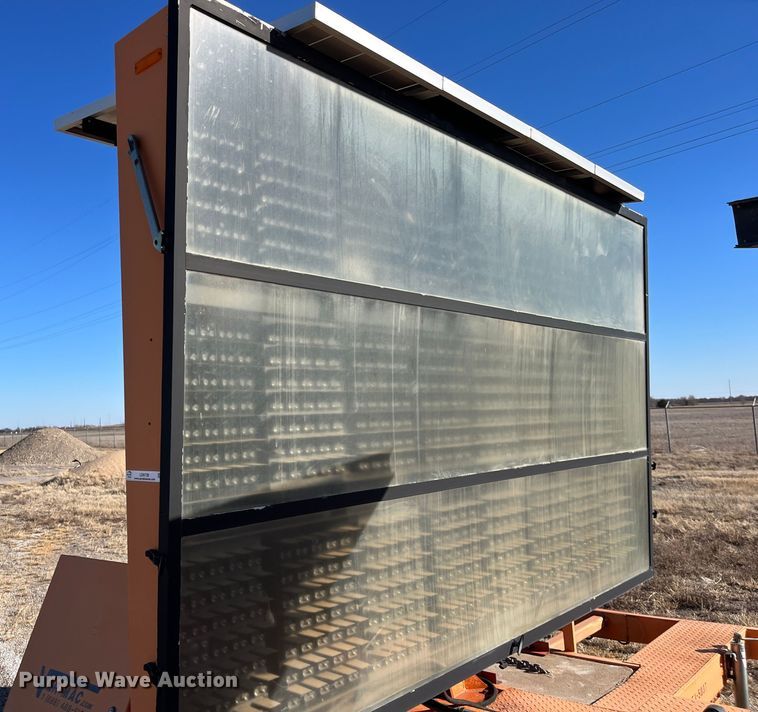 image for item LD9738 2007 Ver-Mac PCMS1210  message board trailer