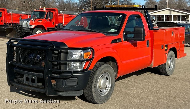 image for item LN9044 2011 Ford F250 Super Duty  utility bed pickup truck