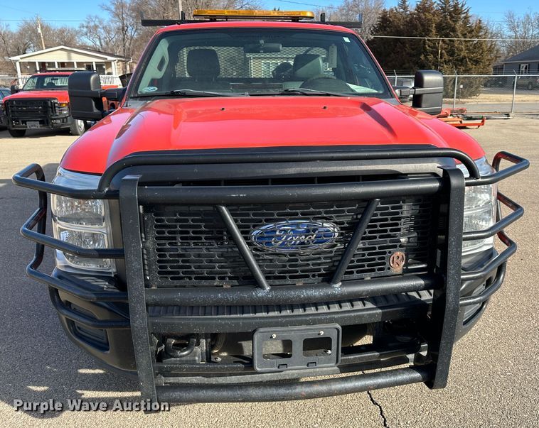 image for item LN9044 2011 Ford F250 Super Duty  utility bed pickup truck