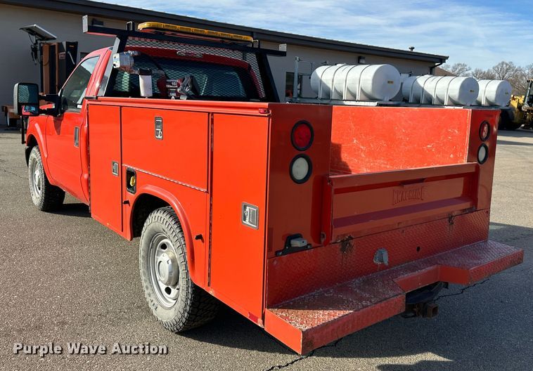 image for item LN9044 2011 Ford F250 Super Duty  utility bed pickup truck