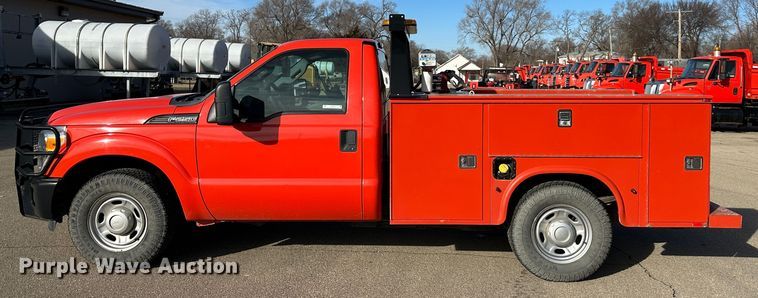 image for item LN9044 2011 Ford F250 Super Duty  utility bed pickup truck