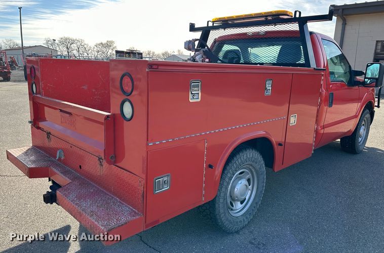 image for item LN9044 2011 Ford F250 Super Duty  utility bed pickup truck