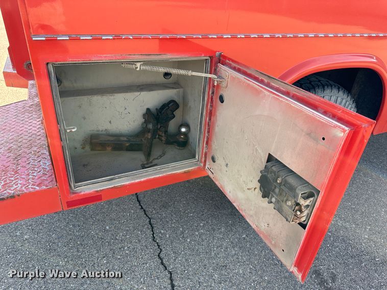 image for item LN9044 2011 Ford F250 Super Duty  utility bed pickup truck