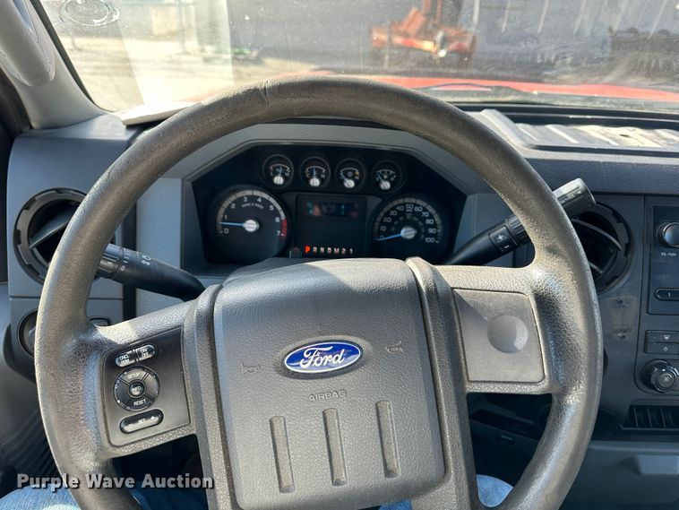 image for item LN9044 2011 Ford F250 Super Duty  utility bed pickup truck