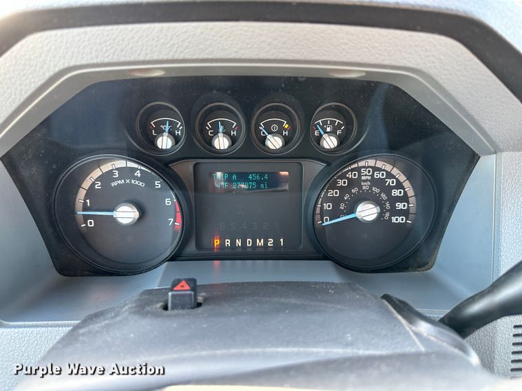 image for item LN9044 2011 Ford F250 Super Duty  utility bed pickup truck