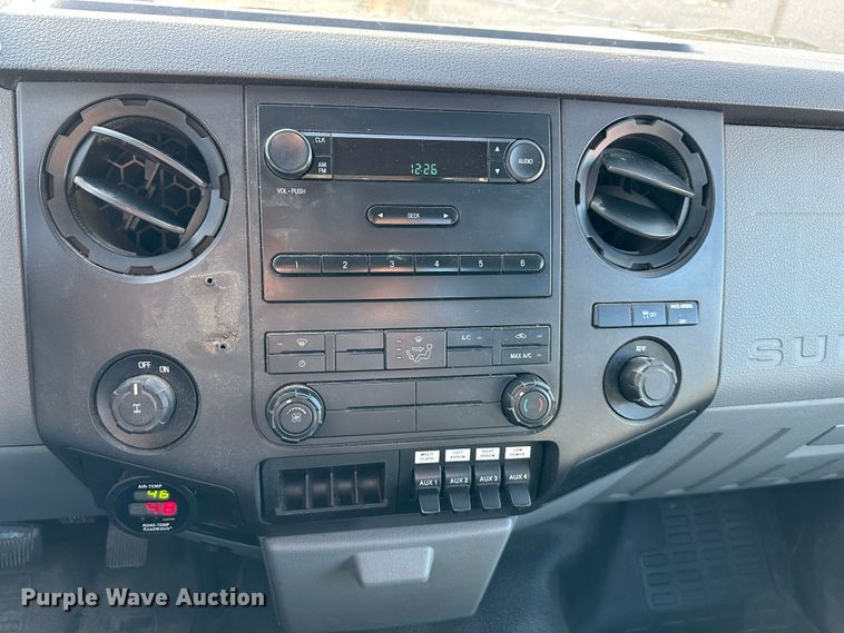 image for item LN9044 2011 Ford F250 Super Duty  utility bed pickup truck