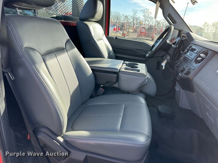 image for item LN9044 2011 Ford F250 Super Duty  utility bed pickup truck