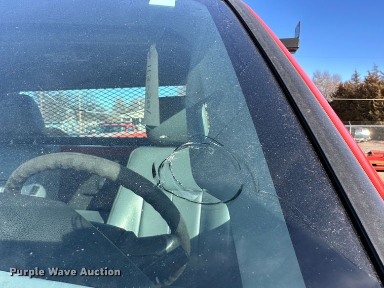 image for item LN9044 2011 Ford F250 Super Duty  utility bed pickup truck