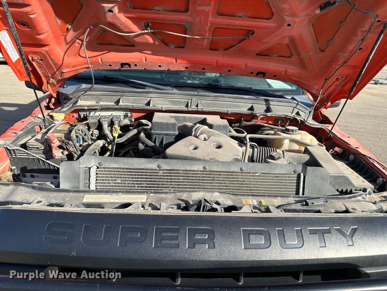 image for item LN9044 2011 Ford F250 Super Duty  utility bed pickup truck