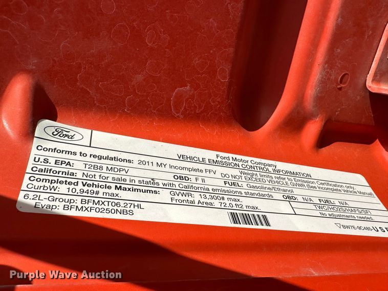 image for item LN9044 2011 Ford F250 Super Duty  utility bed pickup truck