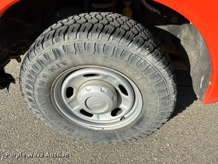 image for item LN9044 2011 Ford F250 Super Duty  utility bed pickup truck