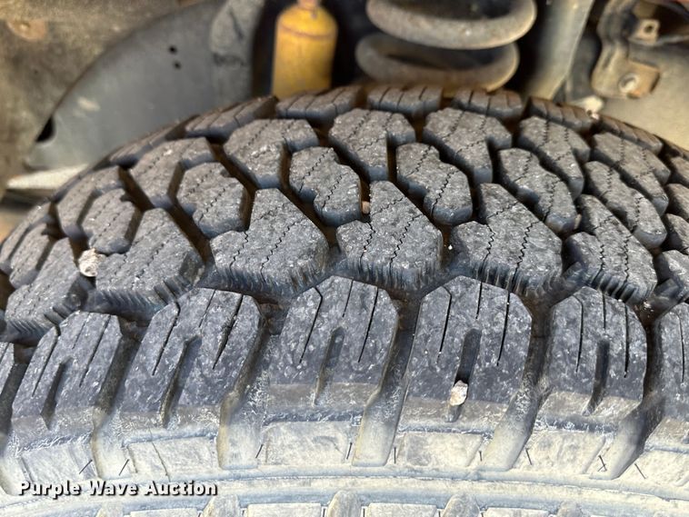 image for item LN9044 2011 Ford F250 Super Duty  utility bed pickup truck