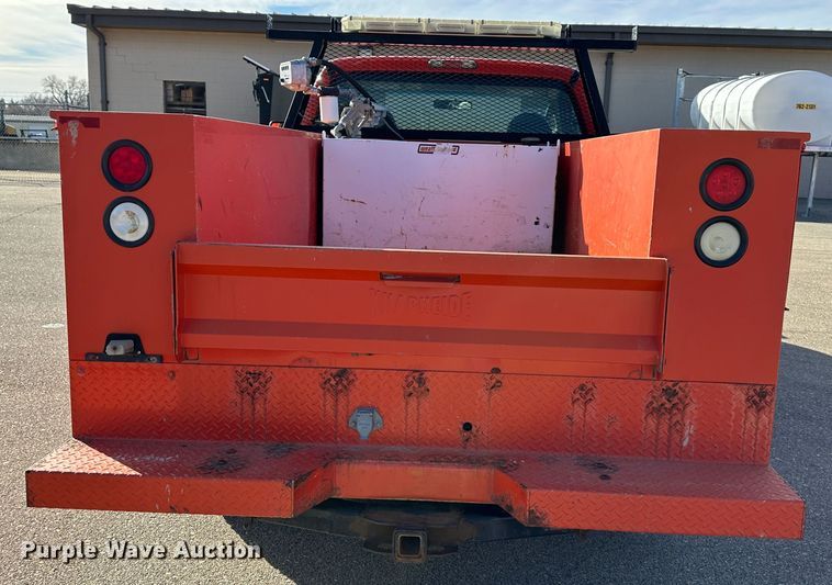 image for item LN9046 2010 Ford F250 Super Duty  utility bed pickup truck