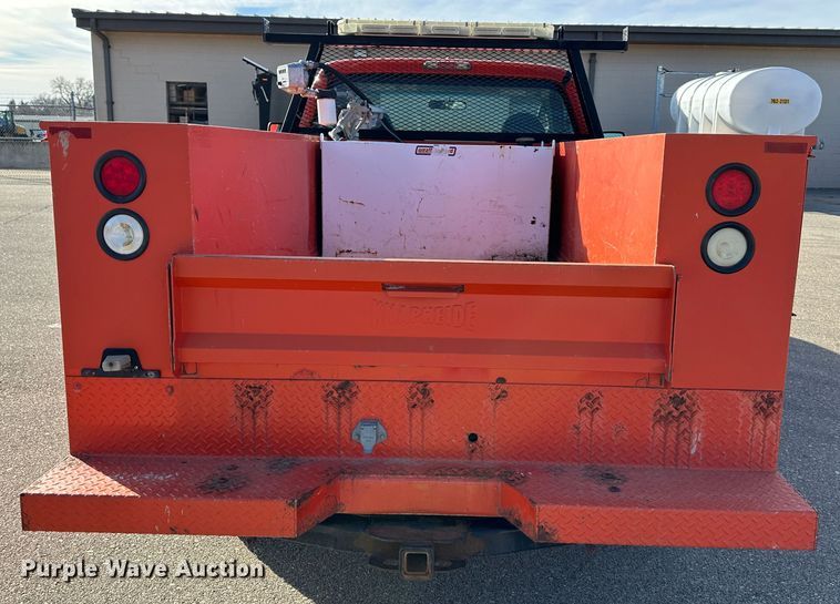 image for item LN9046 2010 Ford F250 Super Duty  utility bed pickup truck