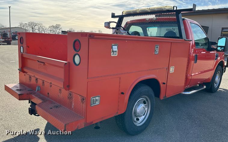 image for item LN9046 2010 Ford F250 Super Duty  utility bed pickup truck