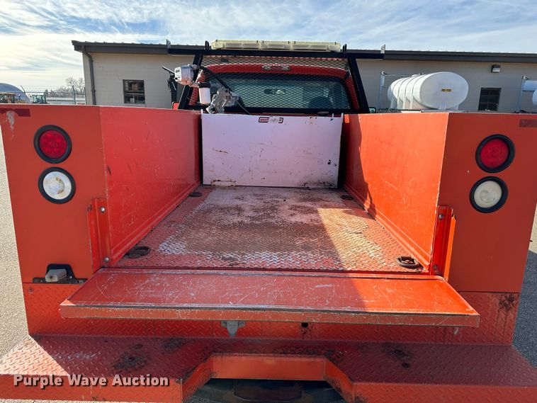 image for item LN9046 2010 Ford F250 Super Duty  utility bed pickup truck