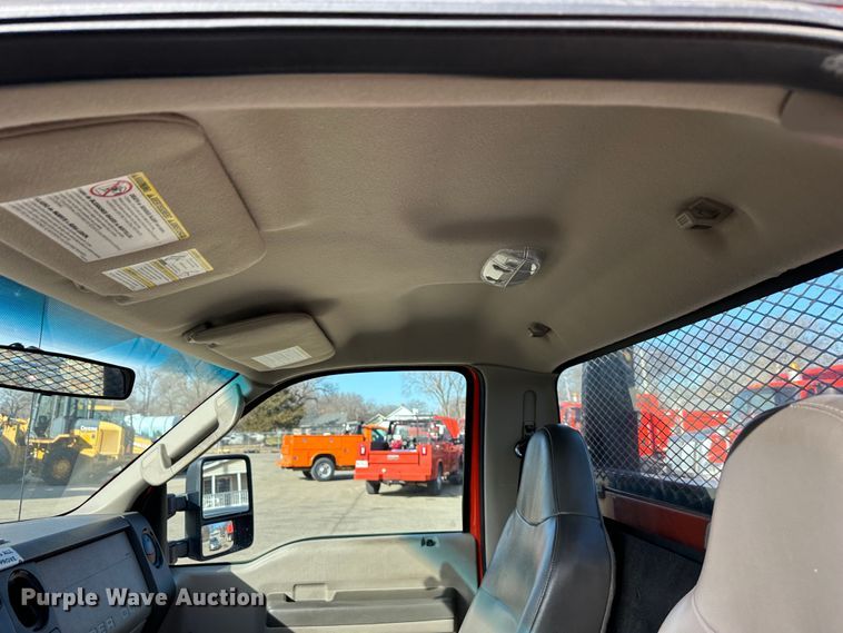 image for item LN9046 2010 Ford F250 Super Duty  utility bed pickup truck